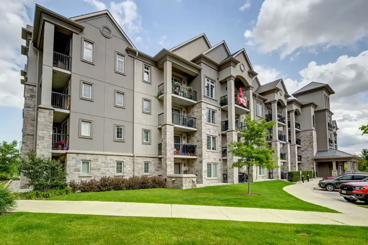 The Courtyards on Main at 1440-1450-1460-1470 Main Street E, Milton