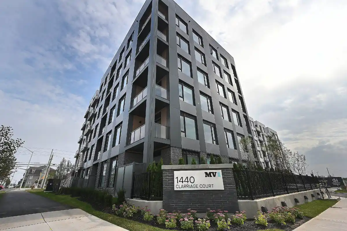 MV1 Condos at 1440 Clarriage Court, Milton
