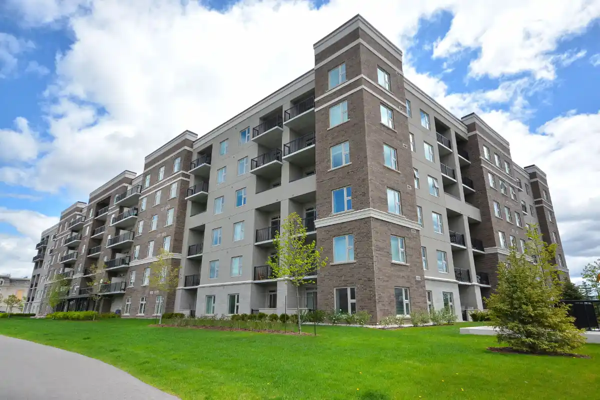6Ten Condos at 610 Farmstead Drive, Milton